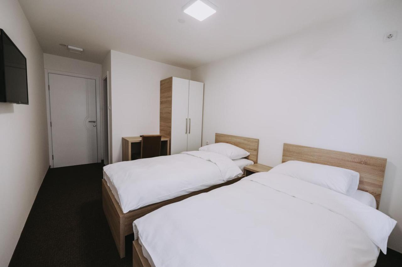 Hotel Tanja 巴尼西卢卡 外观 照片